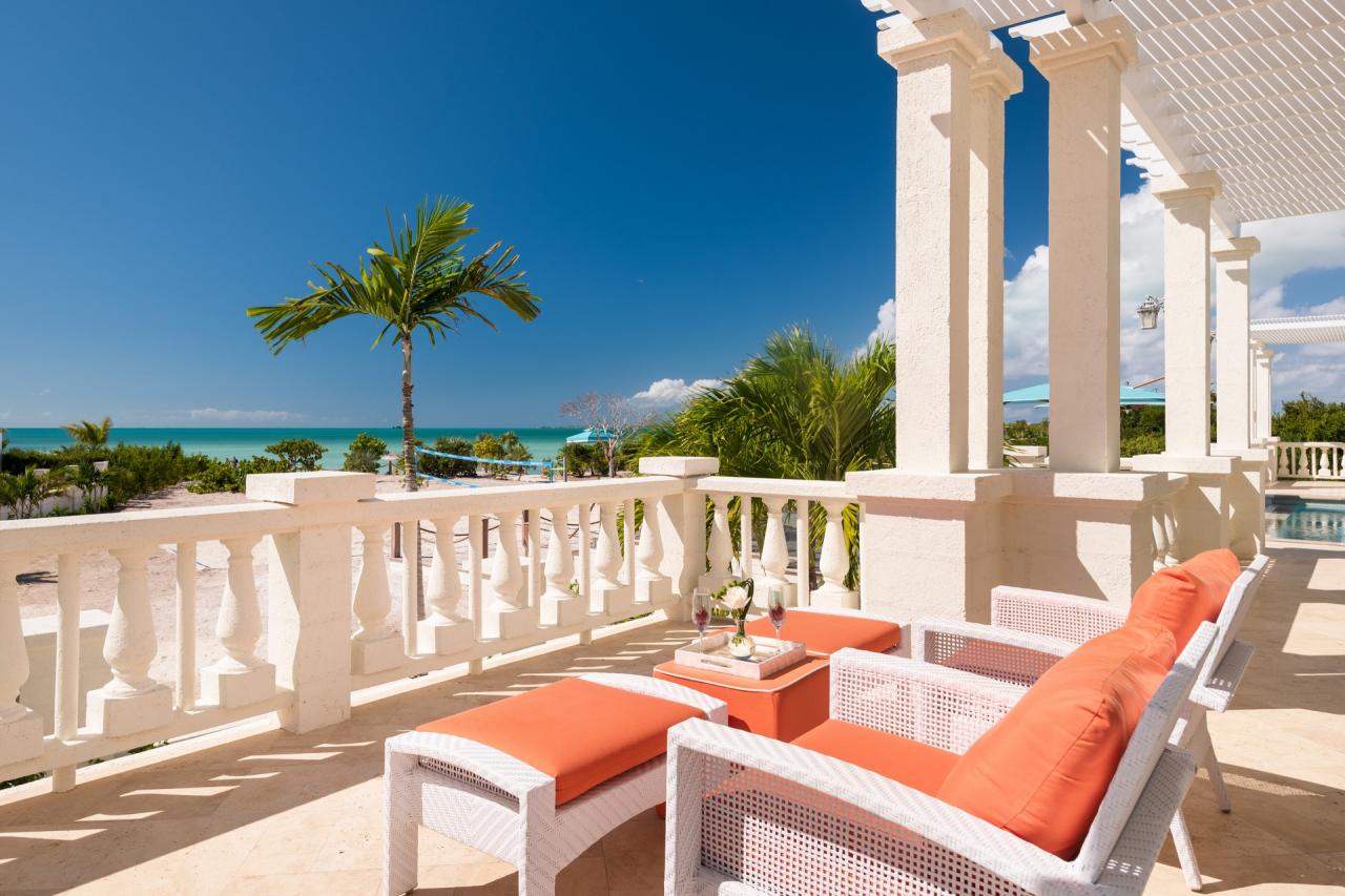 Beach House Taylor Bay is a four bedroom Turks and Caicos villa